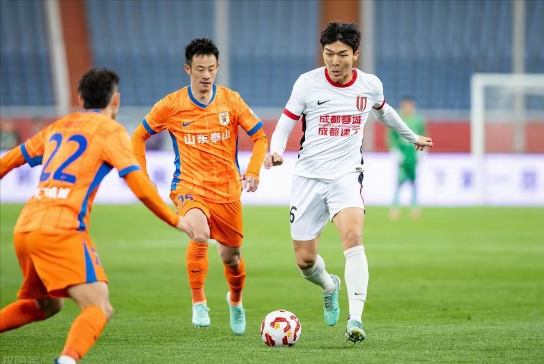 乐鱼官网-包含国际比赛日成都蓉城备战欧超杯，扳平良机细节曝光，更衣室稳定，临场指挥获称赞的词条