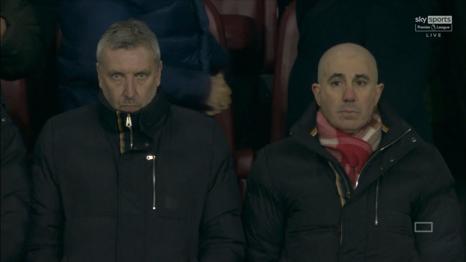 曼联今晚强势反弹问鼎冠军引爆全场，曼联主帅复盘看傻球迷的简单介绍