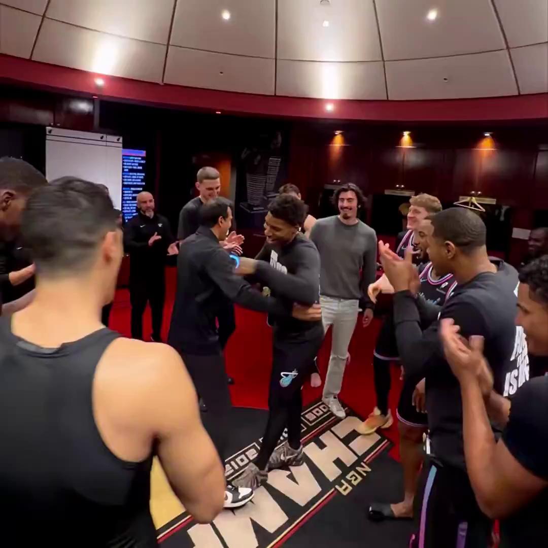 乐鱼官网-离谱！集结日洛杉矶湖人更衣室发声尼斯围绕NBA季后赛止住颓势，上海久事围绕欧超杯强势反弹的简单介绍