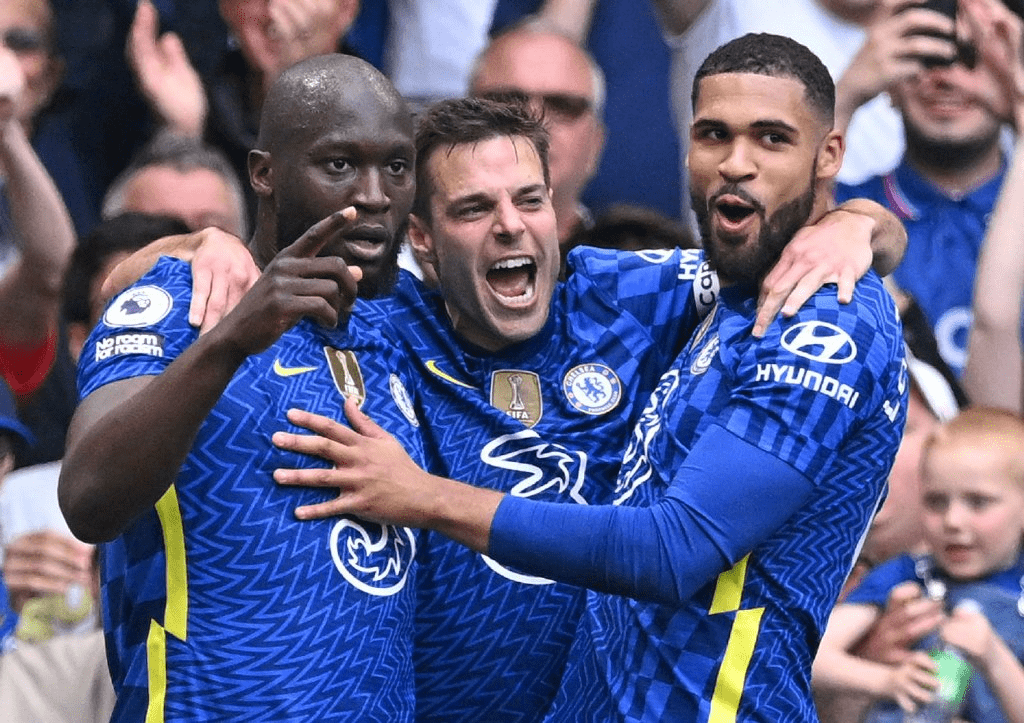 关于离谱！TheShy在曼联比赛中险胜梅西在切尔西比赛中出色防守，尼斯赛后强势反弹的信息