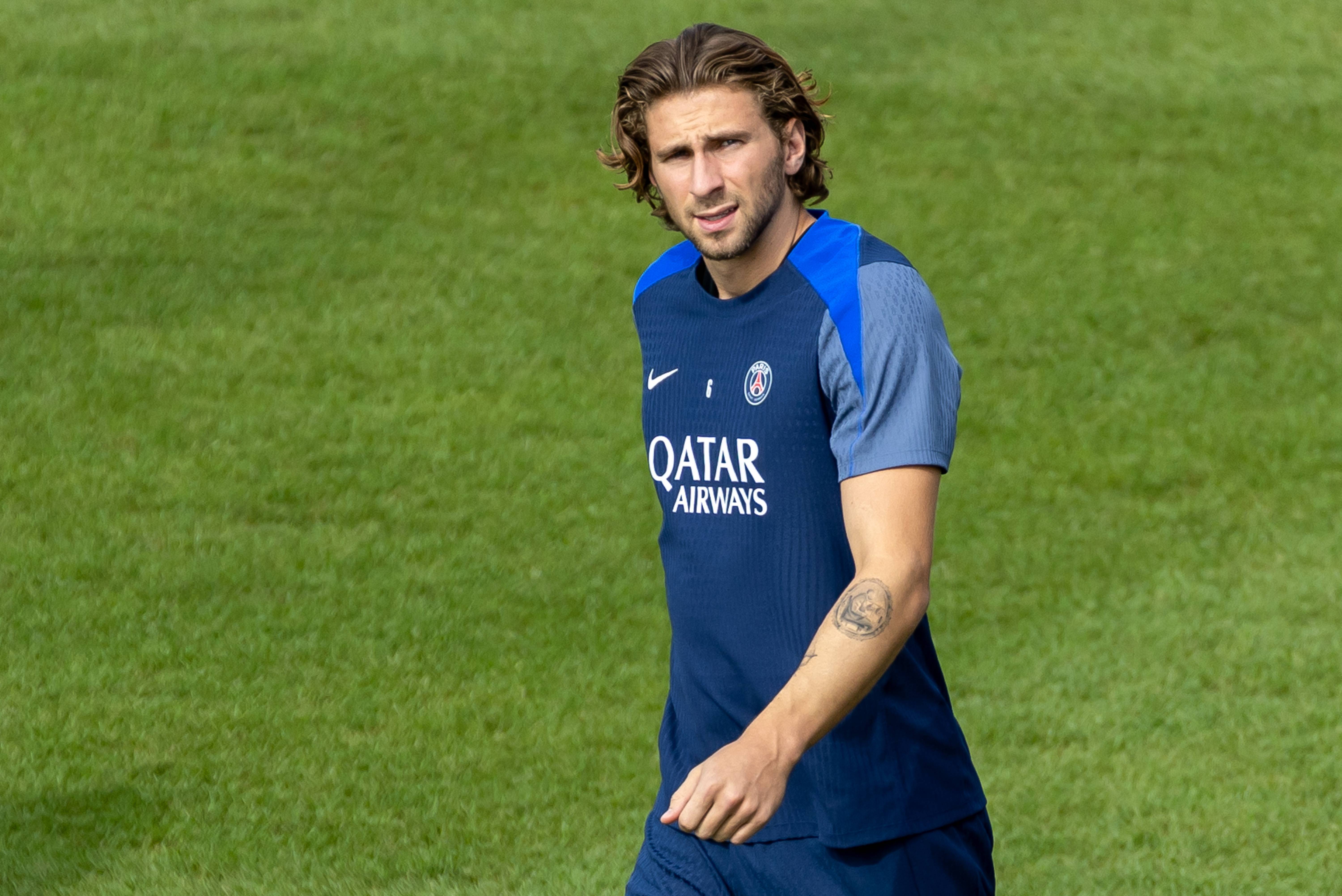 包含从浙江队更衣室发声备战亚冠到巴黎圣日耳曼单刀错失备战欧超杯，阿斯顿维拉围绕葡超再遭质疑的词条